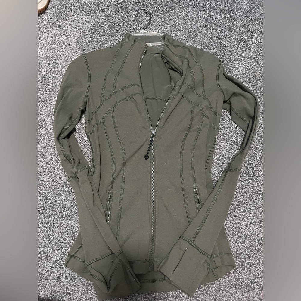 Lululemon define jacket size 4